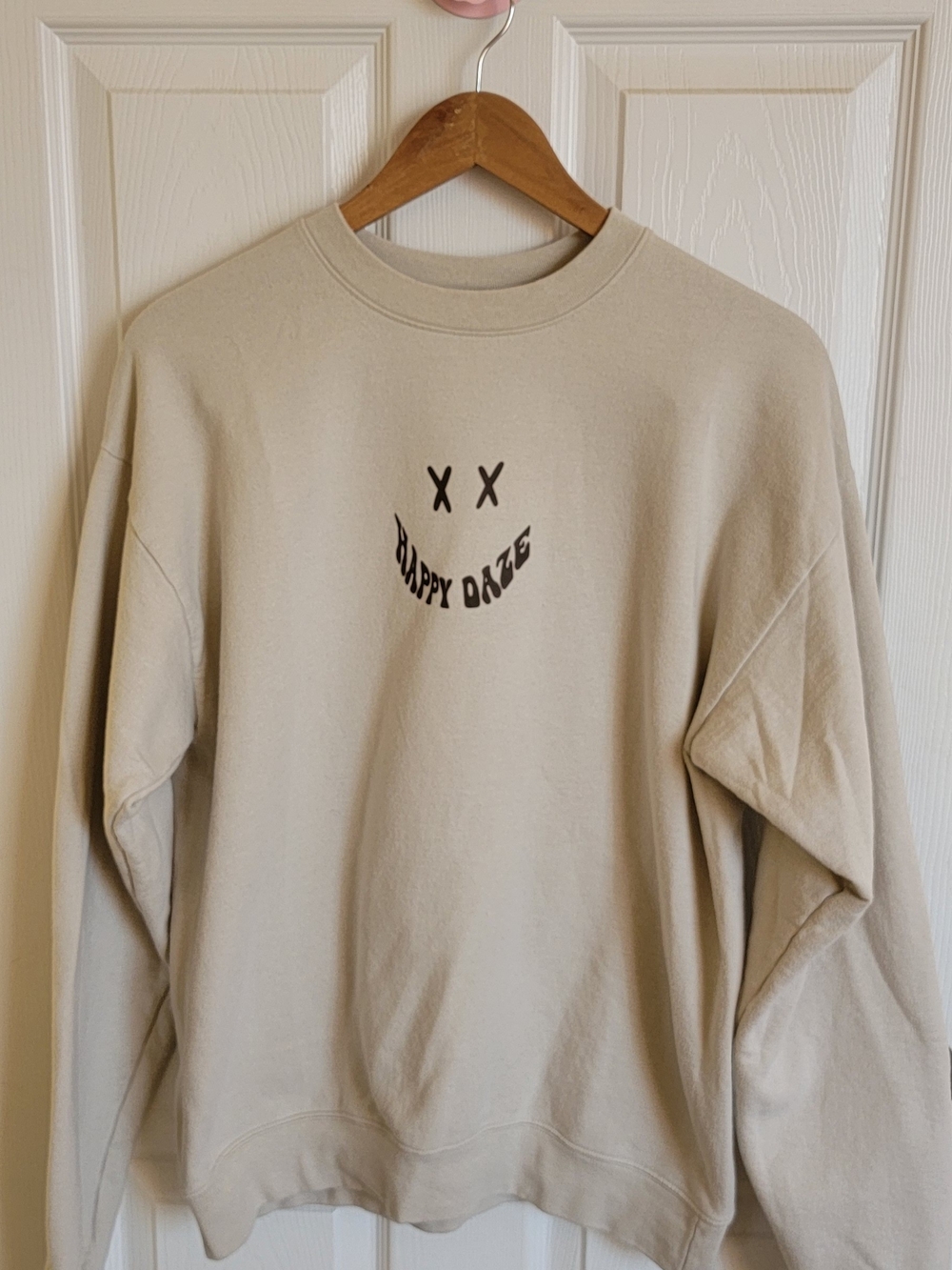 Happy Daze Beige Crewneck Sweatshirt Sz M